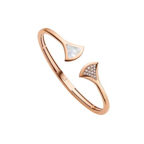 Rose gold DIVAS’ DREAM Bracelet White with 0.16 ct Diamonds,Mother of Pearl | Bulgari Official Store Daenys Targaryen, Rose Gold Bangle Bracelet, Dream Bracelet, Rose Gold Bangle, Bangle Bracelet Set, Gold Necklace Set, Gold Bangle Bracelet, Gold Bangle, Rose Gold Necklace