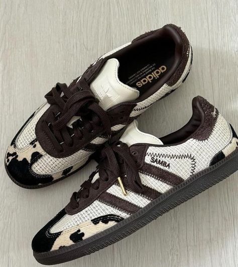 Adidas Samba Outfit, Samba Outfit, Dr Shoes, Skandinavian Fashion, Funky Shoes, Shoe Inspo, Girly Shoes, Aesthetic Shoes, Swag Shoes