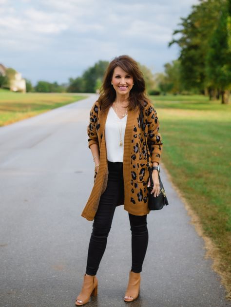 26 Days of Summer Fashion Review - Cyndi Spivey Animal Print Cardigan Outfit, Print Cardigan Outfit, Summer Fashion For Women, Animal Print Cardigan, Cyndi Spivey, Glamour Farms, Saving Strategies, Comfy Cardigan, Leopard Print Cardigan