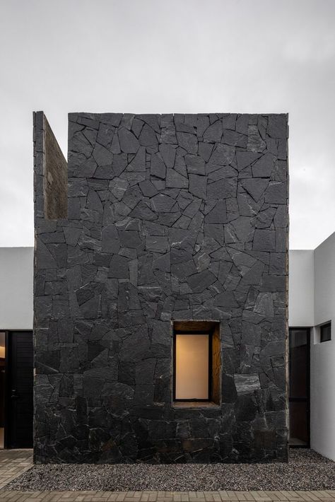 https://www.archdaily.com/988381/house-212-nebr-arquitetura/631109e2118c221fb4d4a778-house-212-nebr-arquitetura-photo?next_project=no Black Stone Facade, Black Stone House, Brazil 2022, Pool Kitchen, Cladding Exterior, Eye Makeup Images, Rock Walls, Stone Wall Cladding, Facade Cladding