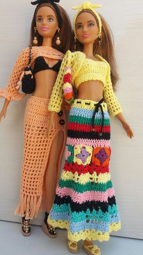 Barbie Crochet Gown, Habit Barbie, Crochet Barbie Patterns, Crochet Doll Clothes Free Pattern, Barbie Knitting Patterns, Куклы American Girl, Barbie Dress Pattern, Sewing Barbie Clothes, Barbie Doll Clothing Patterns