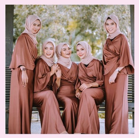 Bridesmaid Malaysia, Ootd Kondangan Dress, Braidsmaid Hijab Style, Bridesmaid Muslim, Dress Kondangan Hijab, Bridesmaids Hijab, Wedding Agreement, Raya Dress, Light Blue Wedding Dress