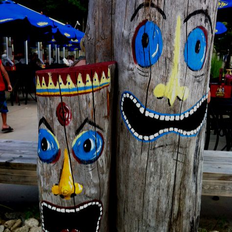 easy to paint totem poles Telephone Pole Painting, Pole Painting, Pole Decor, Native American Totem Poles, Peace Poles, Diy Totem, Telephone Pole, Peace Pole, Native American Totem