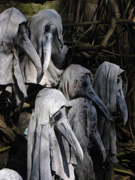 Masks worn by doctors during the plague; the beak was packed with aromatic herbs thought to protect them from the disease. Plague Mask, The Plague, Vintage Medical, Plague Doctor, Interesting History, Arte Horror, Be Real, White Photo, Anthropology