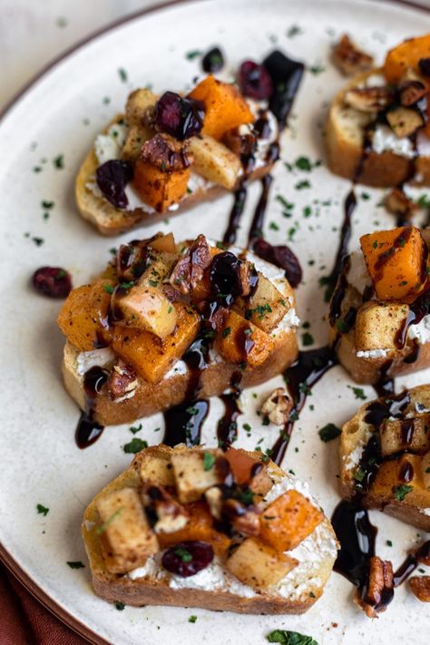 Fall Bruschetta - Dash of Mandi Fresh Fall Appetizers, Fall Brushetta Appetizers, Fall Amuse Bouche, Fall Veggie Appetizers, Autumn Hors D'oeuvres, Fall Bruchetta Appetizers, Fall Dinner Appetizers, Fall Burrata Appetizer, Crustini Appetizers Fall