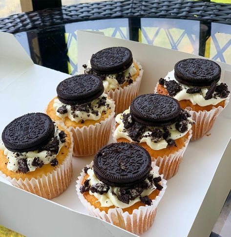 Cupcake Decorating Tips, Oreo Cupcakes, Junk Food Snacks, Baking Business, Baked Dessert Recipes, Food Drinks Dessert, Bakery Recipes, Dessert Drinks, Food Obsession