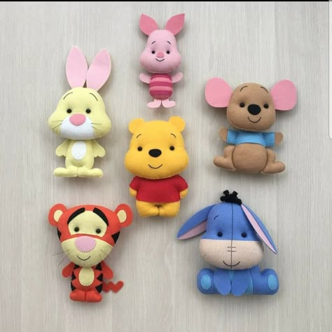 Felt Toys Patterns, Winnie The Pooh And Friends, Felt Crafts Diy, Pooh And Friends, Cute Polymer Clay, Felt Ideas, Felt Pattern, Felt Patterns, Felt Decorations