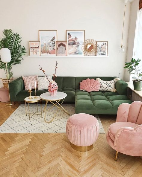 Modern Green Living Room, Pink Living Room Decor, Living Room Designs Small Spaces, Pink Living Room, Small Space Living Room, Living Room Green, Paint Colors For Living Room, Boho Living Room, A Living Room