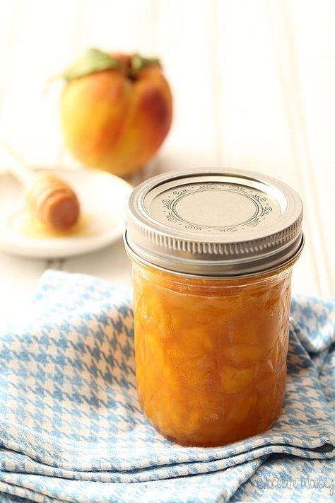 Small Batch Peach Honey Jam made with no pectin; good instructions for canning! Raspberry Crumb Bars, Peach Honey, Peach Jam Recipe, Honey Jam, How To Peel Peaches, Freezer Jam, Blueberry Oatmeal, Peach Jam, Jam And Jelly