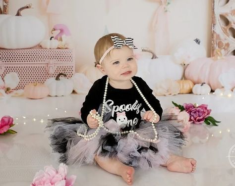 StrawberrieRose - Etsy Spooky One First Birthday Pictures, Halloween Photoshoot Baby, Spooky One First Birthday, Baby Girl Cake Smash, Girl Cake Smash, Baby Girl Cake, Spooky One, Smash Cake Girl, Tutu Birthday