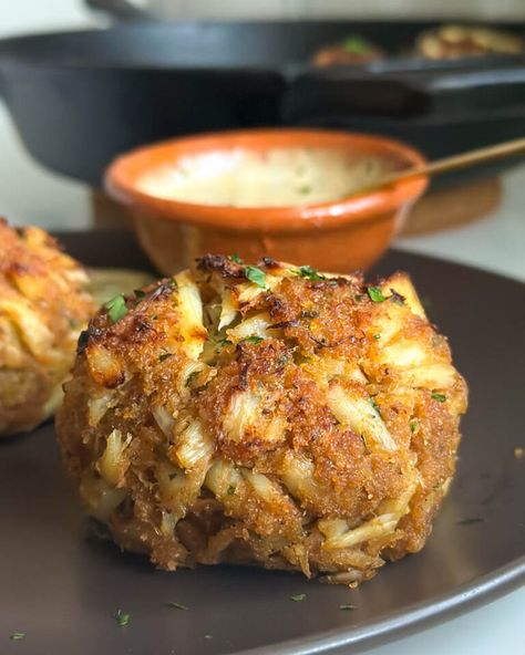 Maryland Crab Cake Recipe Imitated Crab Cakes Recipes, Best Crab Cakes, Crawfish Cakes, Baked Crab Cakes Recipe, Crab Balls Recipe Baked, Crab Cake Poppers Recipe, Crab Cake Balls Recipe, Crab Cakes Recipe Easy, Md Crab Cakes