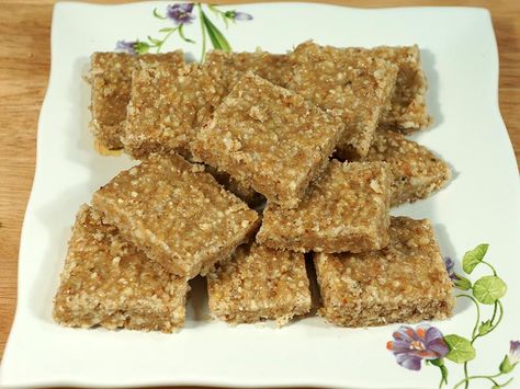 Flax Seed Burfi or you can call this health bar. Flax Seed is high in protein and good source of vegetarian omega 3. This Burfi is vegan, gluten free and tastes great. Flax Seed Benefits, Indian Vegetarian Recipes, Kitchen Indian, Winter Snack, Seed Bars, Burfi Recipe, Healthy Bars, Healthy Nuts, Nut Bar