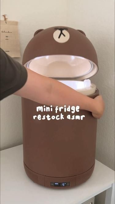 Mini Fridge Restock, Mini Fridge In Bedroom Aesthetic, Bear Fridge, Mini Fridge In Bedroom, Bedroom Layouts For Small Rooms, Fridge Restock, Reka Bentuk Bilik Tidur, Mini Appliances, Cute Stationary School Supplies