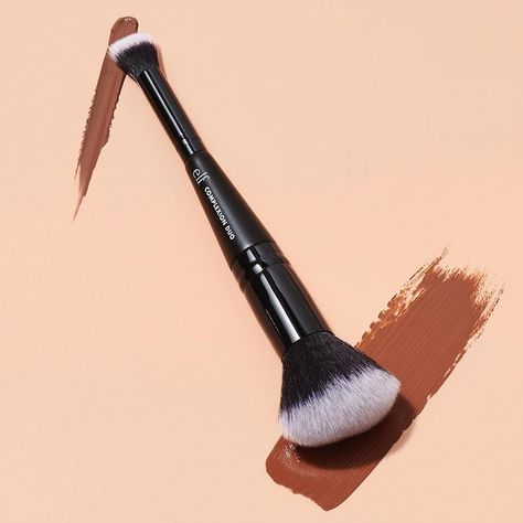 e.l.f. Cosmetics and Skincare on Instagram: “One tool for a flawless face 🙌 Our Complexion Duo Brush is perfect for applying our Camo CC Cream and our Camo Concealers for quick, easy…” Best Foundation Brush, Elf Concealer, Taper Design, How To Apply Concealer, Elf Cosmetics, How To Apply Foundation, Flawless Face, Cc Cream, Foundation Brush