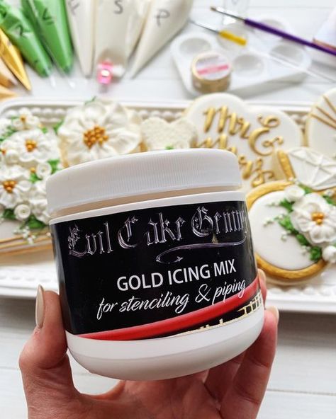 Laura's Cookie Studio on Instagram: "I’ll be demonstrating how to make and use this @evilcakegenius Gold Royal Icing mix during my Live Virtual “Here Comes the Bride” Cookie Class tomorrow 6/26/21 12pm CST. I’m obsessed with it - saves so much time 😉. I’ll also show you how to paint with gold luster dust. Can't make the live class, no worries, it will be recorded and a link to watch the playback will be sent on 6/27. You will be able to watch this as many times as you like. Link in my Pro Gold Royal Icing, Bride Cookies, Cookie Gram, Gold Luster Dust, Luster Dust, My Live, Iced Cookies, Wedding Cookies, Cookie Art