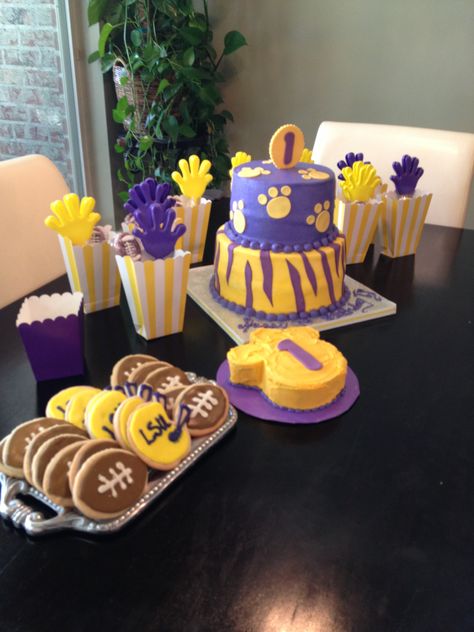 LSU Birthday Tailgate child party Lsu Football Party, Lsu Party, Super Senior, Golden Bday, Homecoming Decorations, Tiger Birthday Party, Lsu Game, Lsu Fans, Party Decoration Ideas