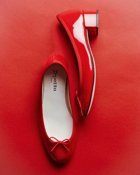 Ballerines Camille cuir Rouge flamme|Repetto Paris Repetto Camille, Camille Ballerina, Repetto Paris, Iconic Models, Dance Women, Mule Sneakers, Tulle Tutu Skirt, Dance Bag, Wrap Heels