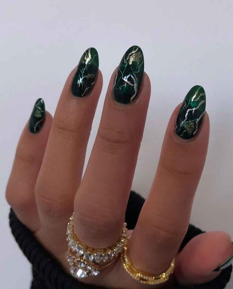 Nail Designs Dark Green And Gold, Dark Green Silver Nails, Nails Gel White, Emerald Green Nails, Classic Nail Designs, Classy Almond Nails, Famous Nails, Blue Homecoming Nails, Homecoming Nails Almond