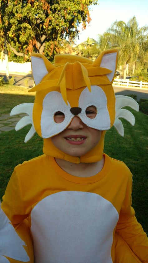 Tails Halloween costume Tails Costume Diy Sonic, Diy Tail, Tails Costume, Halloween Costume Boy, Halloween Devil Costume, Hedgehog Costume, Devil Cosplay, Pig Costumes, Animal Dress Up