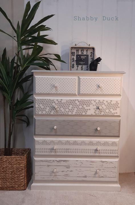 #greyonwhitestencilwork #paintedchestofdrawers Chest Of Drawers Makeover, White Chest Of Drawers, Painted Chest, Decoupage Furniture, All White, Antique Dresser, Chest Of Drawers, Furniture Makeover, Vintage Inspired