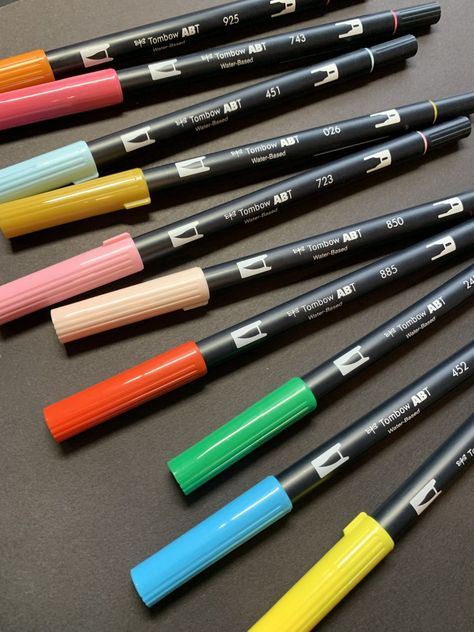 Everything You Need to Know About Dual Brush Pens - Tombow USA Blog Van Gogh Coloring, Marker Tips, Pens For Drawing, Tombow Fudenosuke, Pen Painting, Brush Pen Art, Journal Lettering, Tombow Dual Brush Pen, Blender Pen