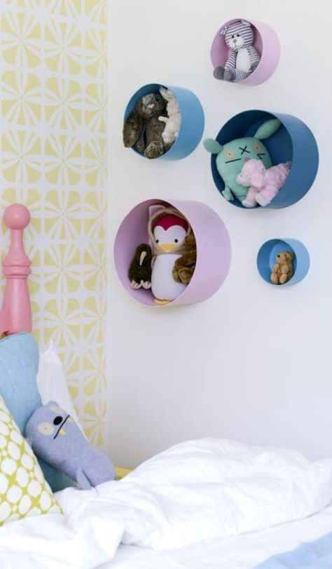 15 Creatively Simple DIY Stuffed Animal Organizers For Kids’ Rooms - These DIY stuffed animal organizer plans are super simple to make and many of them use materials that you probably have on hand. From stuffed animal bins and cages to DIY stuffed animal zoos, you are going to find the perfect way to display and store all of those stuffed toys, even your adorable DIY stuffed toys. #organizing #kidsrooms #howto #diy #plushtoys #stuffedanimals Diy Stuffed Animal Storage, Stuffed Animal Storage Diy, Diy Stuffed Animal, Storing Stuffed Animals, Pet Organization, Monkey Stuffed Animal, Kid Toy Storage, Kids Room Organization, Stuffed Animal Storage