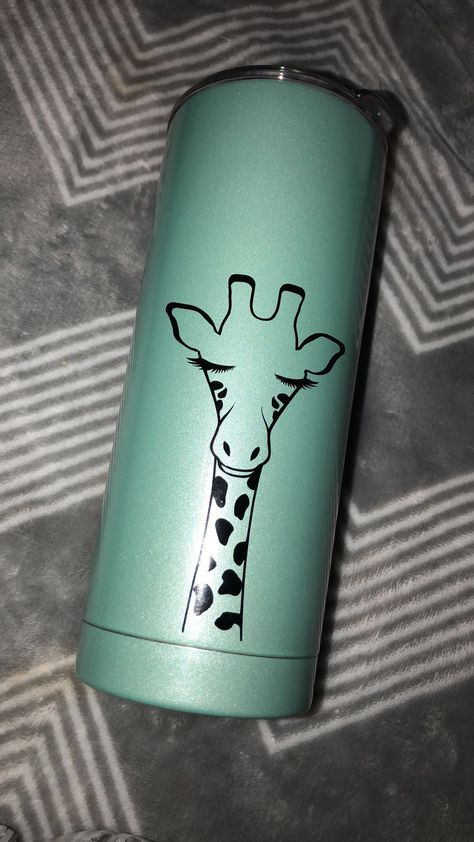 Vinyl decal on tumbler cup #cricut #vinyl #craft Personalized Tumblers Vinyl Decals, Cricut Tumblers, Htv Ideas, Cup Decals, Shirt Decals, Epoxy Cups, Tumbler Svg, Vinyl Sticker Design, Vinyl Tumblers