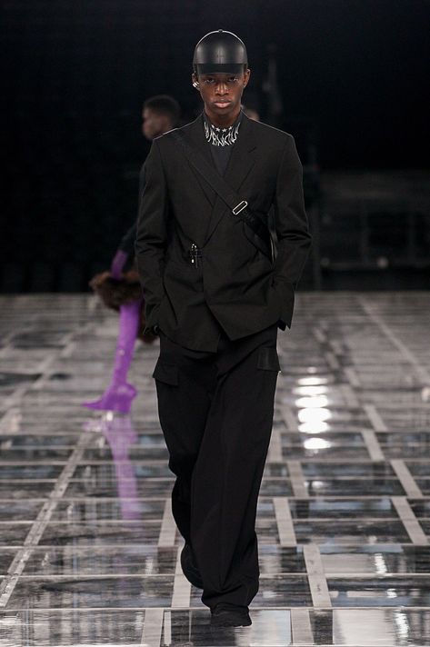 Givenchy Fall 2022 Ready-to-Wear Collection | Vogue Givenchy Outfit, Givenchy Menswear, Givenchy Fashion, Matthew Williams, Vogue Men, Givenchy Man, Fashion Man, Winter 2022, Fall 2022