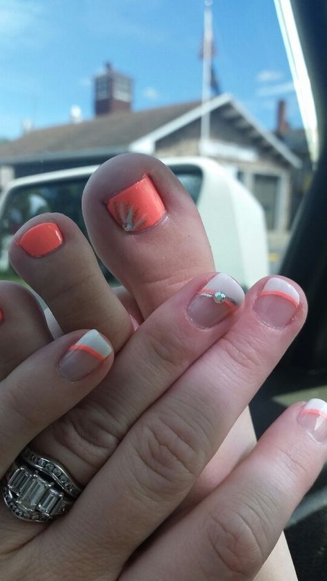 Summer  mani pedi with french manicure with orange/ coral :-) Vacation Mani Pedi, Nails Art Summer, French Manicure Gel, Summer French Nails, Summer Nails Diy, American Nails, Gel French Manicure, Summer Gel Nails, Manicure Colors