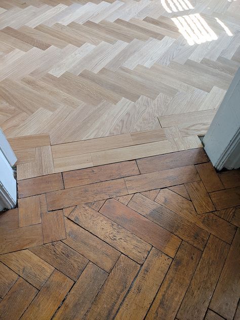 Wooden Flooring Living Room, Parquet Flooring Kitchen, Living Room Wooden Floor, Wooden Floor Living Room, Flooring Living Room, Reclaimed Parquet Flooring, Wood Floor Pattern, Floor Living Room, Oak Parquet Flooring