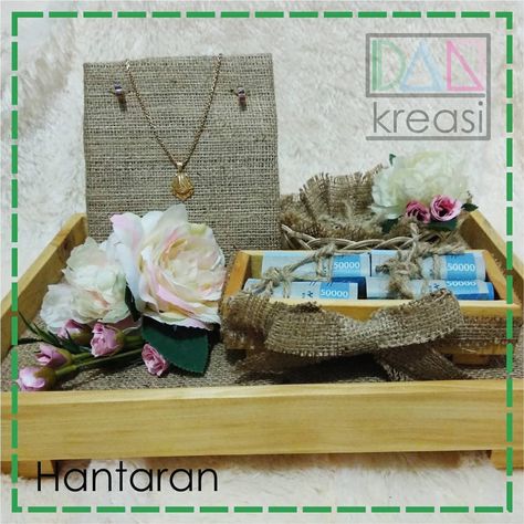 Tempat Perhiasan & Kotak Uang Mahar Selain hias hantaran, kami juga menyediakan sewa tempat perhiasan + tempat uang bertema rustic gini.… Kotak Mahar, E Day, Wedding Pictures, Gift Wrapping, Gifts, Quick Saves, Instagram