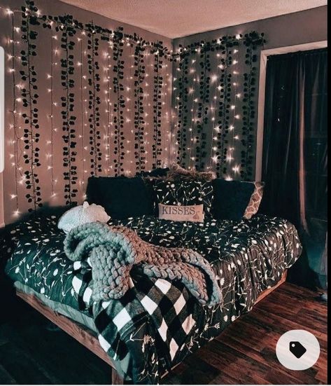 Hiasan Bilik Tidur, Bedroom Decor For Teen Girls, Redecorate Bedroom, Cozy Room Decor, Teen Bedroom Decor, Girl Bedroom Decor, Room Design Bedroom, Room Makeover Bedroom, Dream Room Inspiration