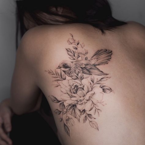 Lotusblume Tattoo, Floral Back Tattoos, Places For Tattoos, Vogel Tattoo, Tattoo Trend, Muster Tattoos, Ink Inspiration, Shoulder Tattoos For Women, Flower Tattoo Designs