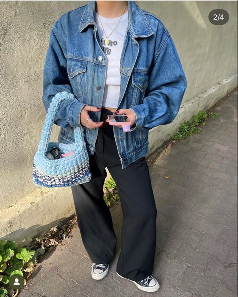 Jean Jacket Outfits Fall, Denim Jacket Outfit Women, Blue Jean Jacket Outfits, Spring Jacket Outfit, Oversized Denim Jacket Outfit, Winter Jacket Outfits, Jacket Outfit Women, Jean Jacket Outfits, Denim Jacket Outfit