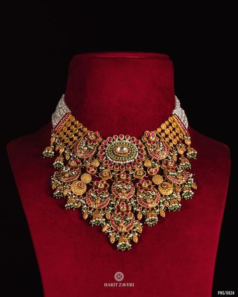 Traditional Indian Gold Necklace, Heritage Jewellery Indian, Harit Zaveri Jewellery, Contemporary Gold Jewellery, Rajasthani Jewellery, Heavy Jewellery, Polki Sets, Cross Road, Neck Pieces Jewelry