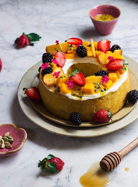 Mango Cake Recipe, Bake With Shivesh, Cake With Frosting, Mango Dessert Recipes, Handle The Heat, Mango Cake, Mango Recipes, Blueberry Cake, Strawberry Cakes