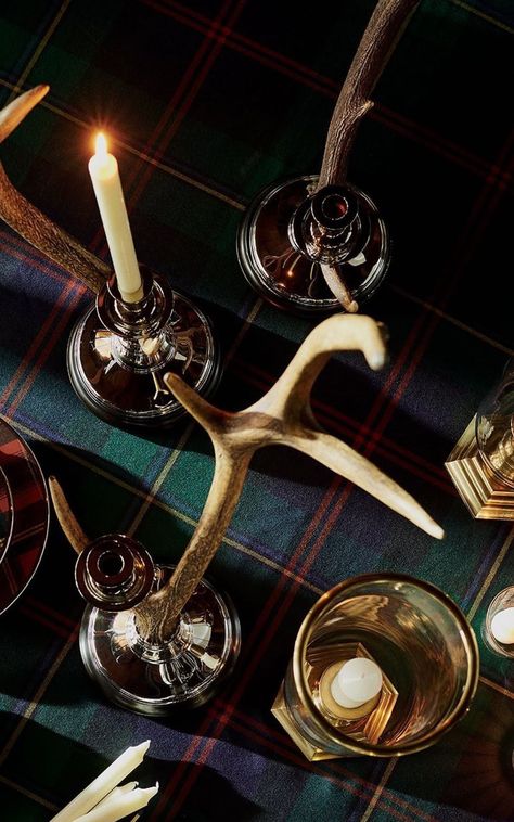 Ralph Lauren Christmas, Tartan Wedding, Velas Candles, Bedroom Wall Collage, Gold Flatware, Plaid Decor, Tartan Christmas, Winter Table, Nordic Decor