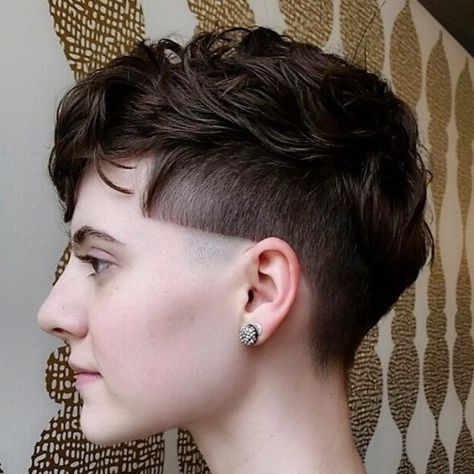 Women Wavy Hair, Queer Hair, Haircut Women, Undercut Women, Woman Hair, Short Brown Hair, Wavy Haircuts, All Hairstyles, Edgy Hair