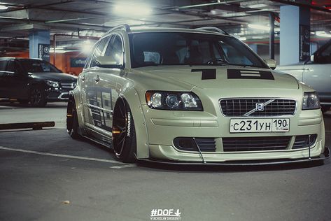 Volvo V50 T5, Rad Racer, Volvo V50, Volvo C70, Volvo C30, Car Projects, Volvo, Cool Cars, Suv Car