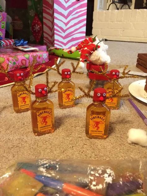 75+ Easy DIY Last Minute Christmas Gifts to Make in 2023 - HubPages Christmas Gift Ideas For Neighbors, Gift Ideas For Neighbors, Diy Christmas Gift Ideas, Christmas Neighbor, Neighbor Christmas Gifts, Christmas Gifts To Make, Last Minute Christmas Gifts, Alcohol Gifts, Christmas Baskets