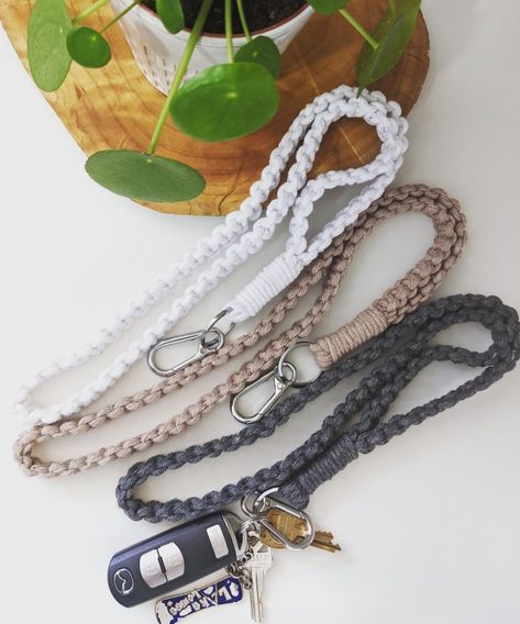 Losing your keys in your bag is in the past! With this Macramé lanyard/ keychain makes it easy to spot your keys and always accessible. Wear it on your neck or wrist for easy access. #macrame #macramelanyard #accessories #macrameaccessory #prettylittlethings Diy Macrame Projects, Macrame Shelf, Keychain Necklace, Wrist Lanyard, Lanyard Keychain, College Dorm Decorations, Diy Macrame, Boho Accessories, Macrame Projects