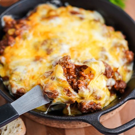 Hot Sloppy Joe Dip Hot Sloppy Joe Dip, Sloppy Joe Dip Recipe, Sloppy Joe Dip, Sloppy Joes Dip, Italian Stuffed Mushrooms, Cheesy Sloppy Joes, Sloppy Joes Easy, Small Slow Cooker, Cowboy Casserole