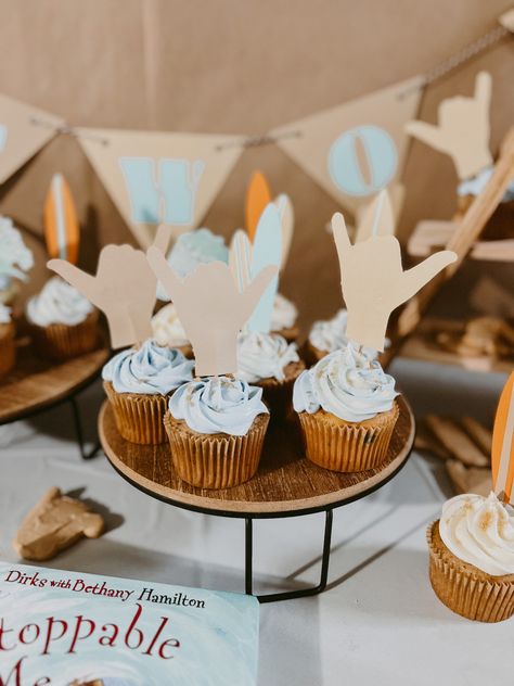 Two Rad Surf Birthday Party, Boho Surf Party, Totally Two-bular Birthday, Surf Party Food, Two Rad Birthday Party, Surf Cupcakes, Surf Theme Birthday Party, Surf Theme Party, Surf Birthday Party