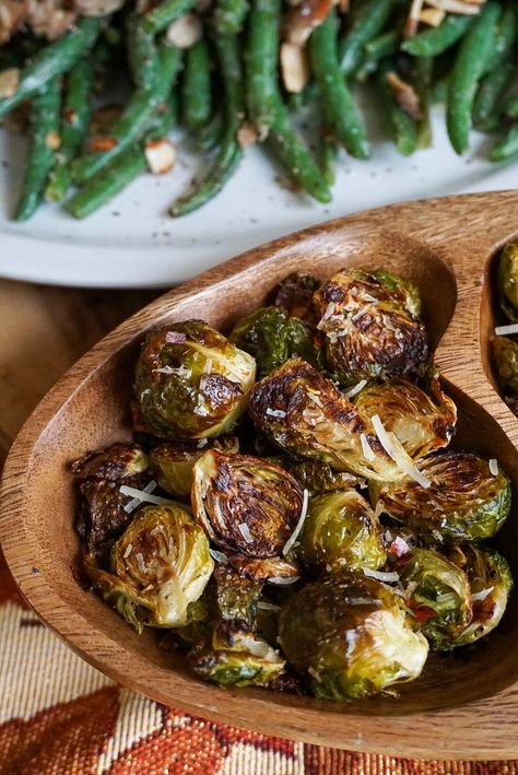 Vegan Roasted Brussel Sprouts, Restaurant Brussel Sprouts, Christmas Brussel Sprouts, Brussel Sprouts Vegan, Best Roasted Brussel Sprouts, Nikki Vegan, Baked Brussel Sprouts, Crispy Brussel Sprouts, Recipes Sides