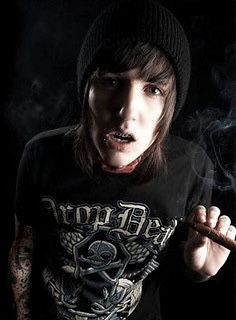 Oli Skyes, Emo Bangs, Emo Goth Outfits, Scene Punk, Emo Men, Oli Sykes, Oliver Sykes, Bring Me The Horizon, Emo Bands