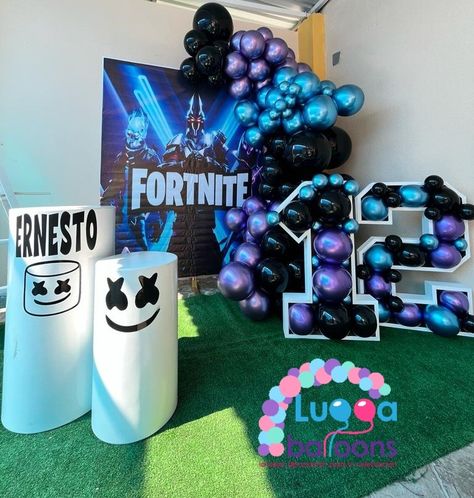 Fortnite Party Ideas Decorations, Fortnight Party, Minecraft Gifts, Fortnite Party, Video Games Birthday Party, Fortnite Birthday, Tenth Birthday, Its A Boy Balloons, Boy Birthday Party Themes