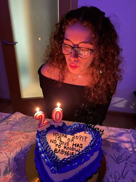 Birthday Cake For 20th Birthday, 20th Birthday Ideas Themes, 20th Birthday Ideas, 20th Birthday Cake, 20 Birthday Cake, 20th Birthday Party, Funny Birthday Cakes, Cake Party, Party Aesthetic