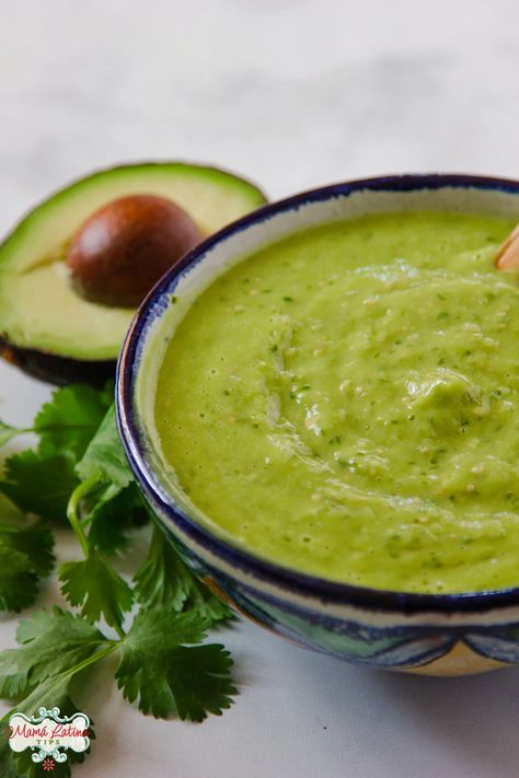 Zucchini Medley, Avocado Coleslaw, Tomatillo Avocado Salsa, Green Salsa Recipe, Mexican Avocado, Backyard Gathering, Avocado Salsa Recipe, Salsa Verde Recipe, Authentic Mexican Recipes