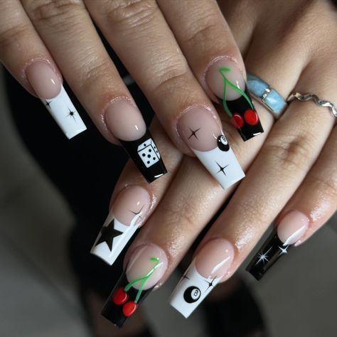 vegas nails 🎲🍒 Vegas Nail Inspiration, Lucky 7 Nails, Vegas Style Nails, Simple Vegas Nails, Lucky Nails Design, Billard Nails, Vegas Theme Nails, Vegas Themed Nails, Las Vegas Nails Ideas Glitter