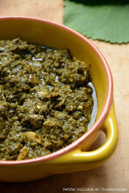 Ragoût de feuilles de manioc // #manioc #ragout Pondu Recipe, Cassava Leaves, African Foods, Chef Simon, Nigerian Recipes, Africa Food, Healthy Brownies, Caribbean Recipes, Snap Food